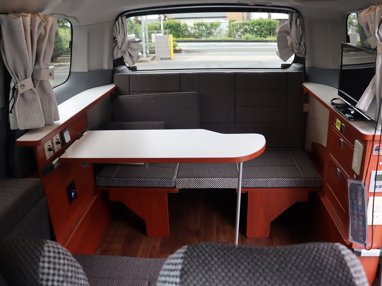 キャンピングカー バンコン NV200ﾊﾞﾈｯﾄ ﾅｯﾂRV ｷｬﾈﾙ