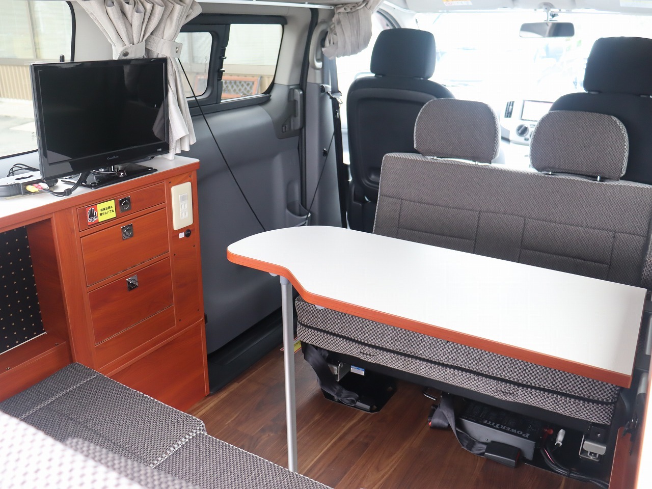 キャンピングカー バンコン NV200ﾊﾞﾈｯﾄ ﾅｯﾂRV ｷｬﾈﾙ