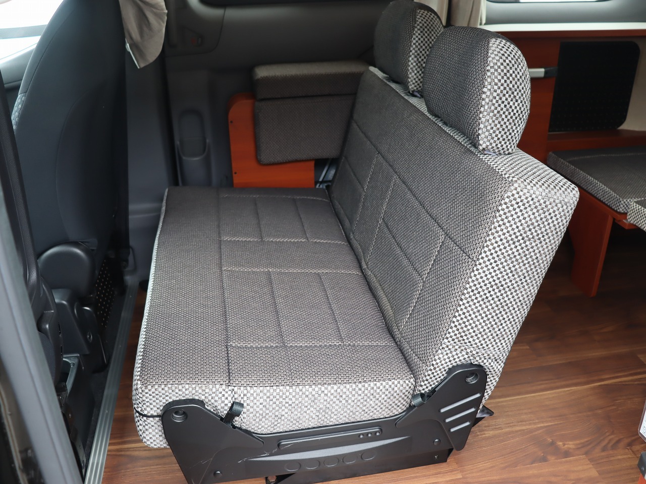 キャンピングカー バンコン NV200ﾊﾞﾈｯﾄ ﾅｯﾂRV ｷｬﾈﾙ