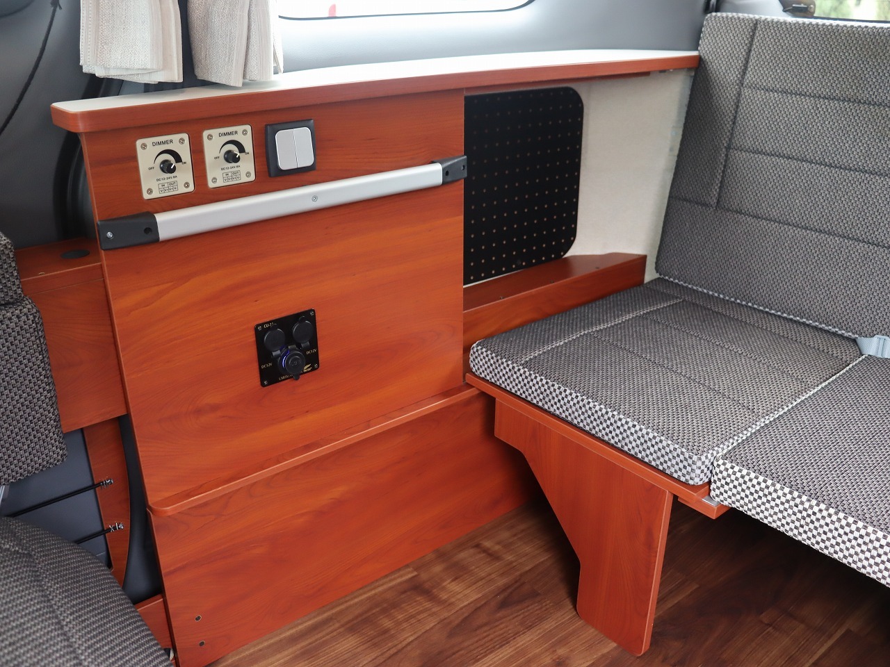 キャンピングカー バンコン NV200ﾊﾞﾈｯﾄ ﾅｯﾂRV ｷｬﾈﾙ