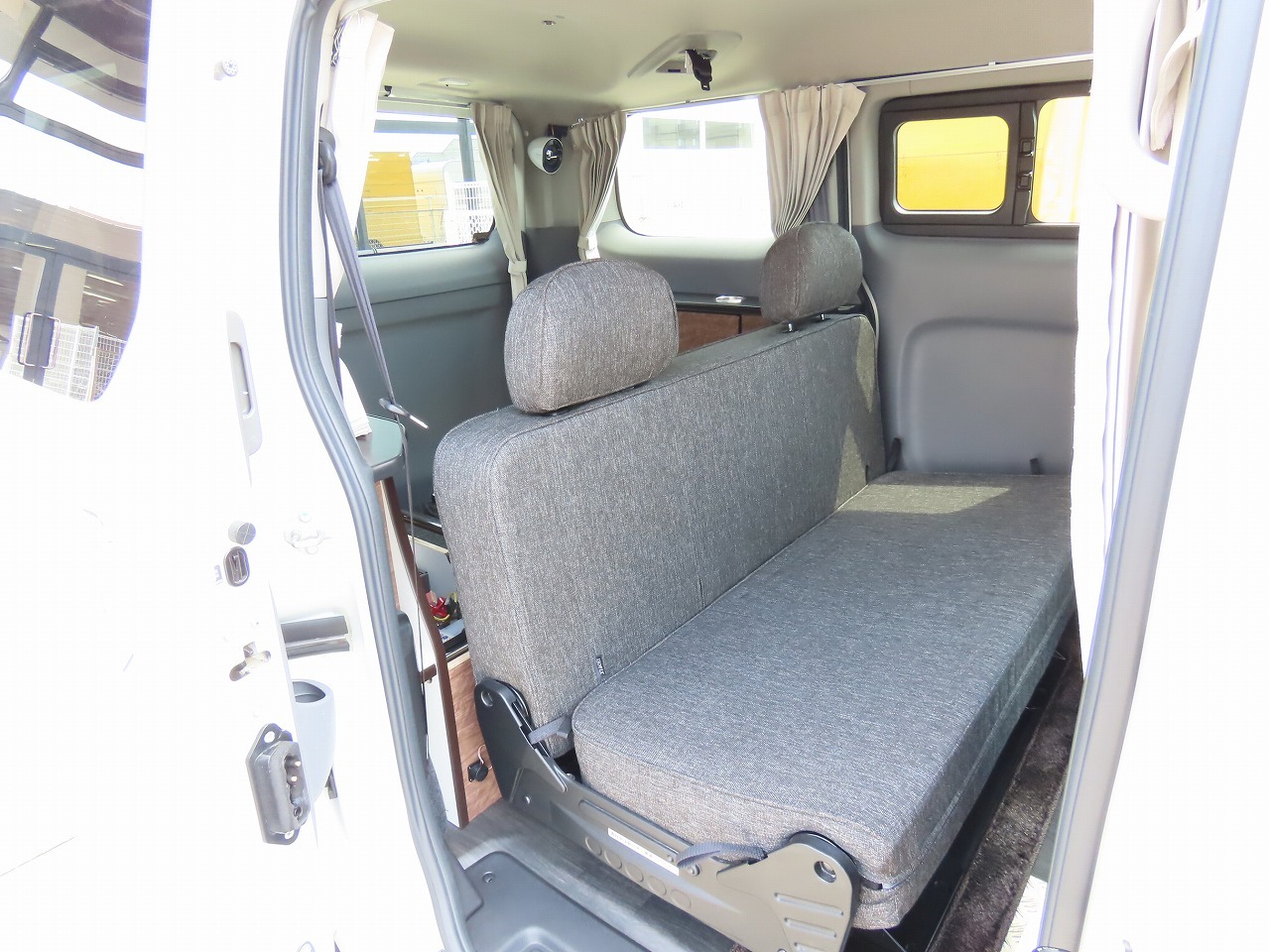 キャンピングカー バンコン NV200ﾊﾞﾈｯﾄ ｱﾈｯｸｽ ﾌｧﾐﾘｰﾜｺﾞﾝSS