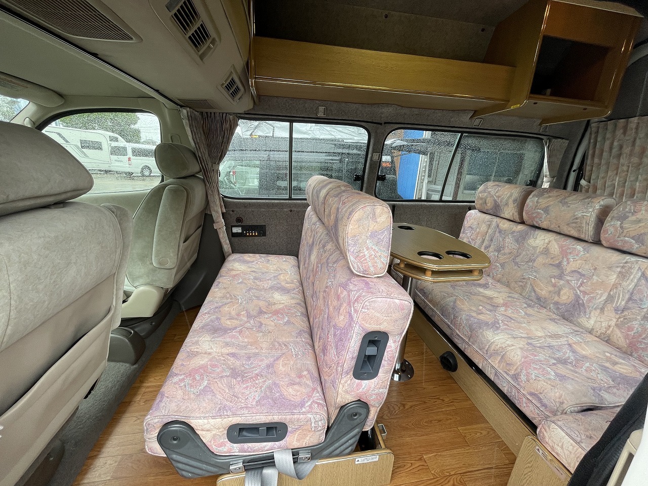 キャンピングカー バンコン ｸﾞﾗﾝﾄﾞﾊｲｴｰｽﾜｰﾙﾄﾞｴｱﾘｰ ﾊﾟﾚｯﾄ 4WD