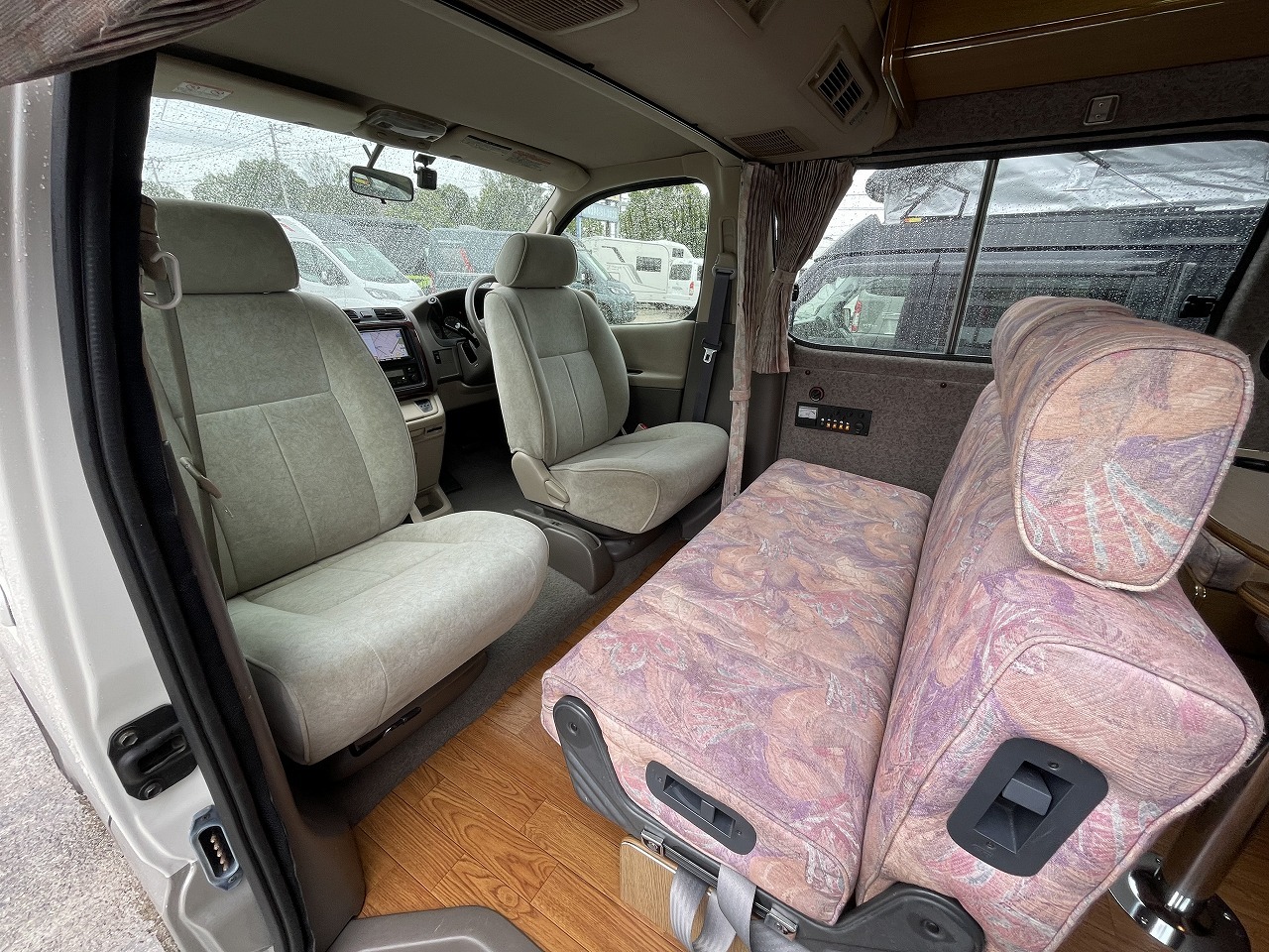 キャンピングカー バンコン ｸﾞﾗﾝﾄﾞﾊｲｴｰｽﾜｰﾙﾄﾞｴｱﾘｰ ﾊﾟﾚｯﾄ 4WD