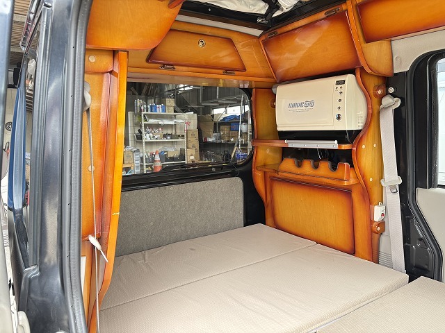 キャンピングカー 軽キャンパー ｴﾌﾞﾘｲ ｵｰﾄﾜﾝ 給電くん 4WD