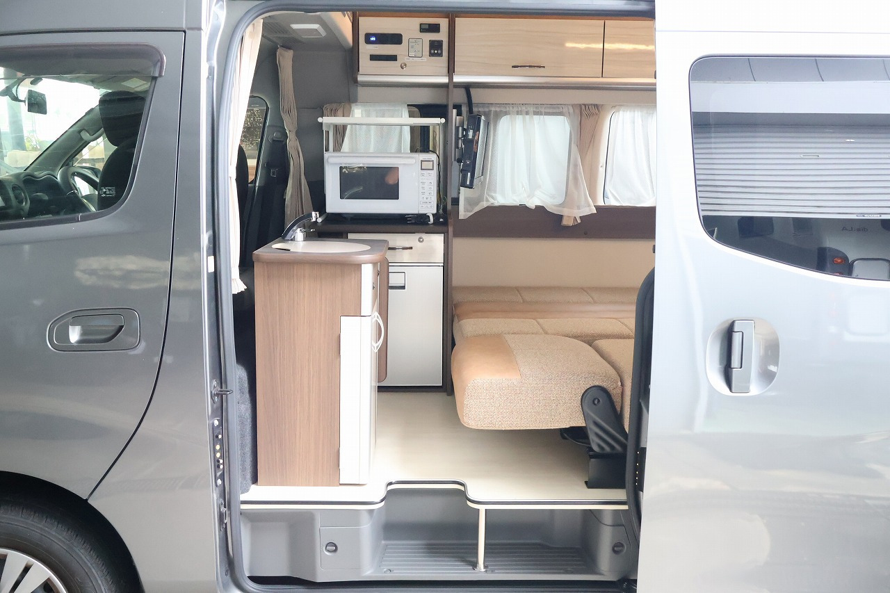 キャンピングカー バンコン NV350ｷｬﾗﾊﾞﾝ ﾚｸﾋﾞｨ ｲｿﾞﾗ 4WD