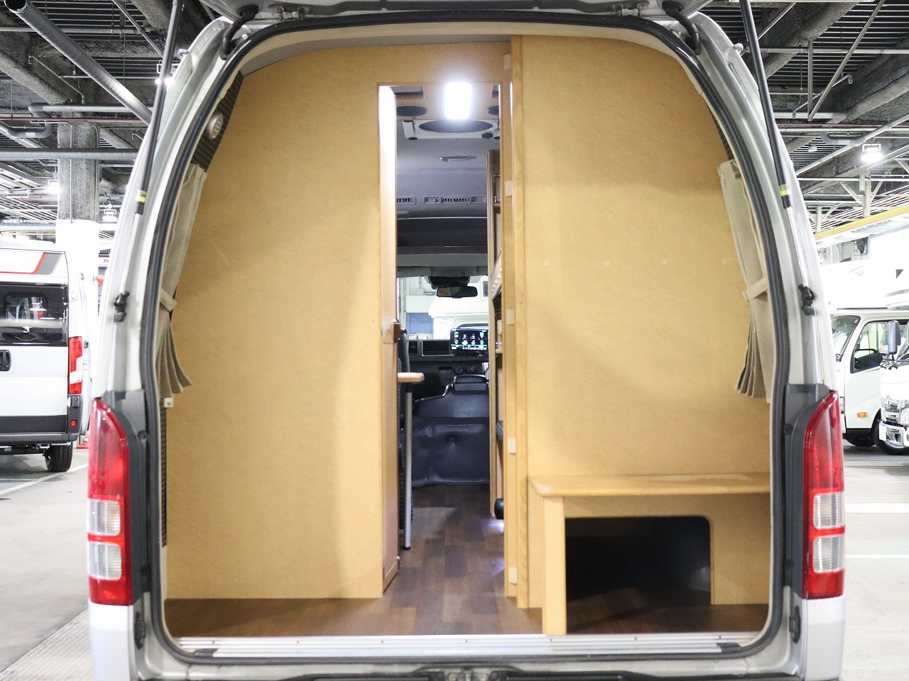 キャンピングカー バンコン ﾊｲｴｰｽ OCM 銀河 4WD　FF　冷蔵庫