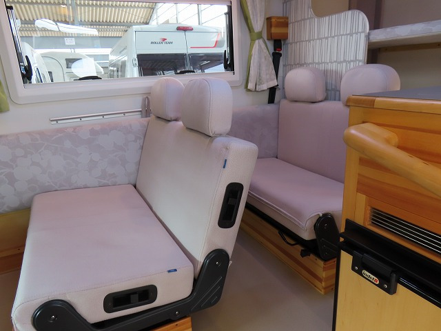 キャンピングカー キャブコン ﾎﾞﾝｺﾞ AtoZ ｱﾐﾃｨﾎﾞｽｺ 4WD