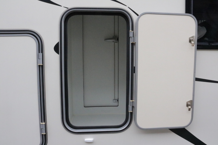 キャンピングカー キャブコン ｶﾑﾛｰﾄﾞ ﾅｯﾂRV ｸﾚｿﾝﾎﾞﾔｰｼﾞｭ ﾀｲﾌﾟW