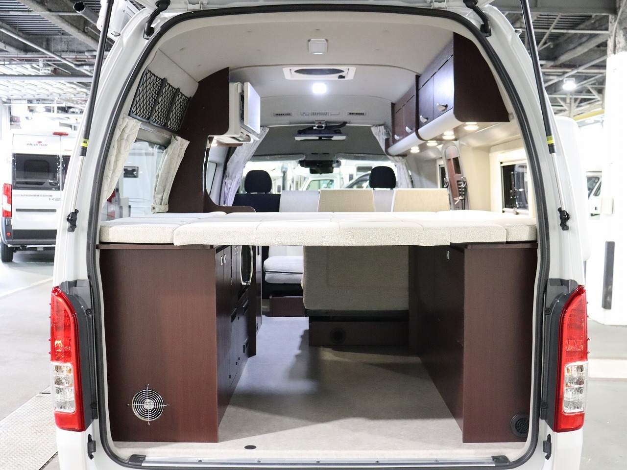 キャンピングカー バンコン ﾊｲｴｰｽ ﾅｯﾂRVﾘｰｸⅢ 軽油4WD 現行ﾓﾃﾞﾙ