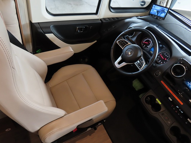 キャンピングカー バスコン ﾍﾞﾝﾂ ﾊｲﾏｰ B680　ﾙｰﾌｴｱｺﾝ　ｼｬﾜｰ室