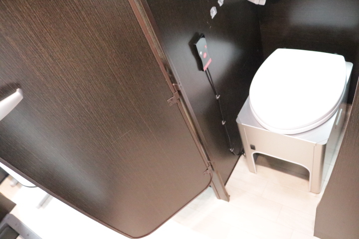 キャンピングカー バスコン ﾘｴｯｾⅡ RVﾋﾞｯｸﾌｯﾄ ｵﾘｼﾞﾅﾙ仕様　家庭用AC