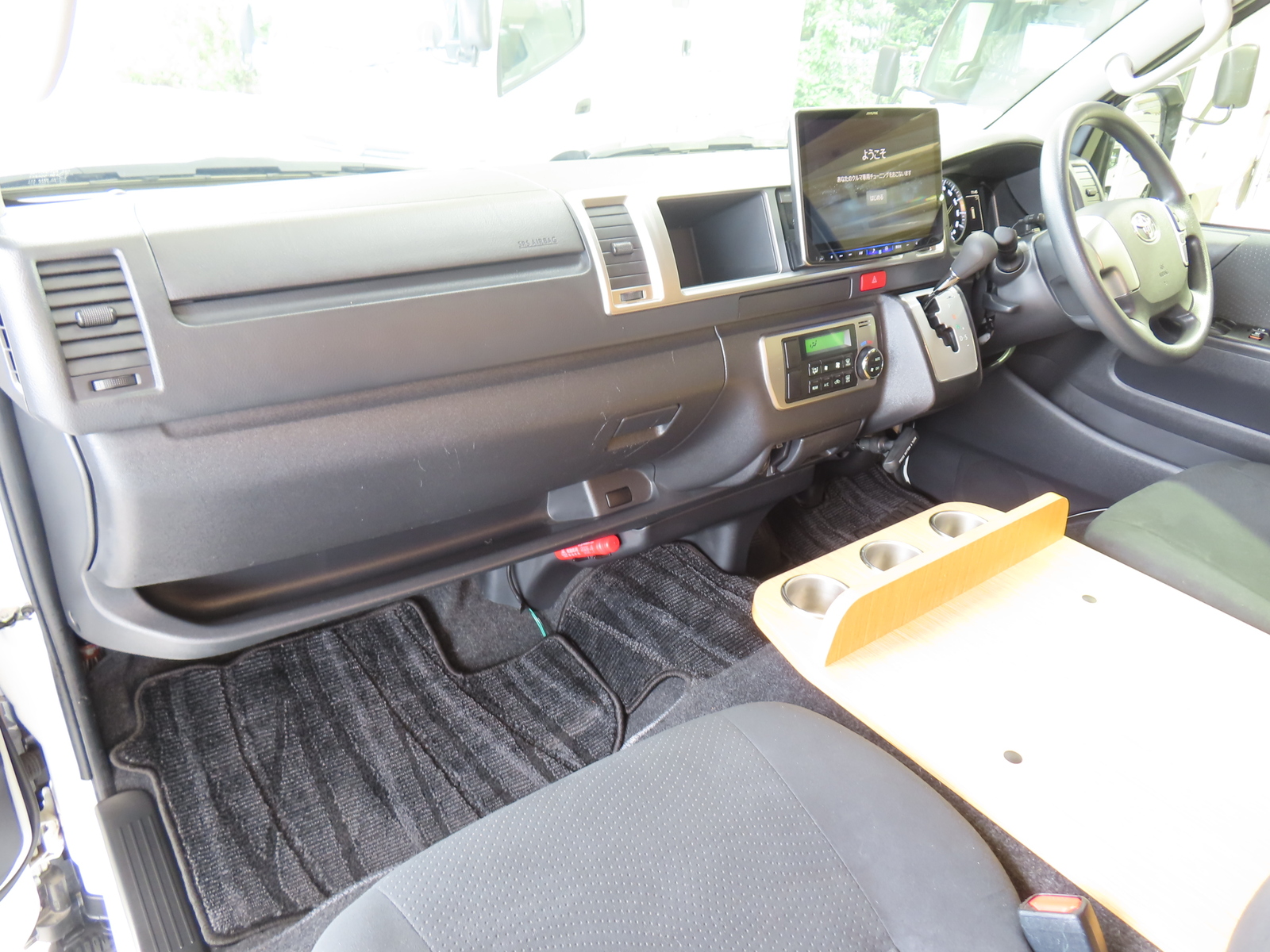 キャンピングカー バンコン ﾊｲｴｰｽ ﾊﾞｰﾃﾞﾝｸﾞﾗﾝﾃﾞ ｶｰｻﾎｰﾑ　4WD