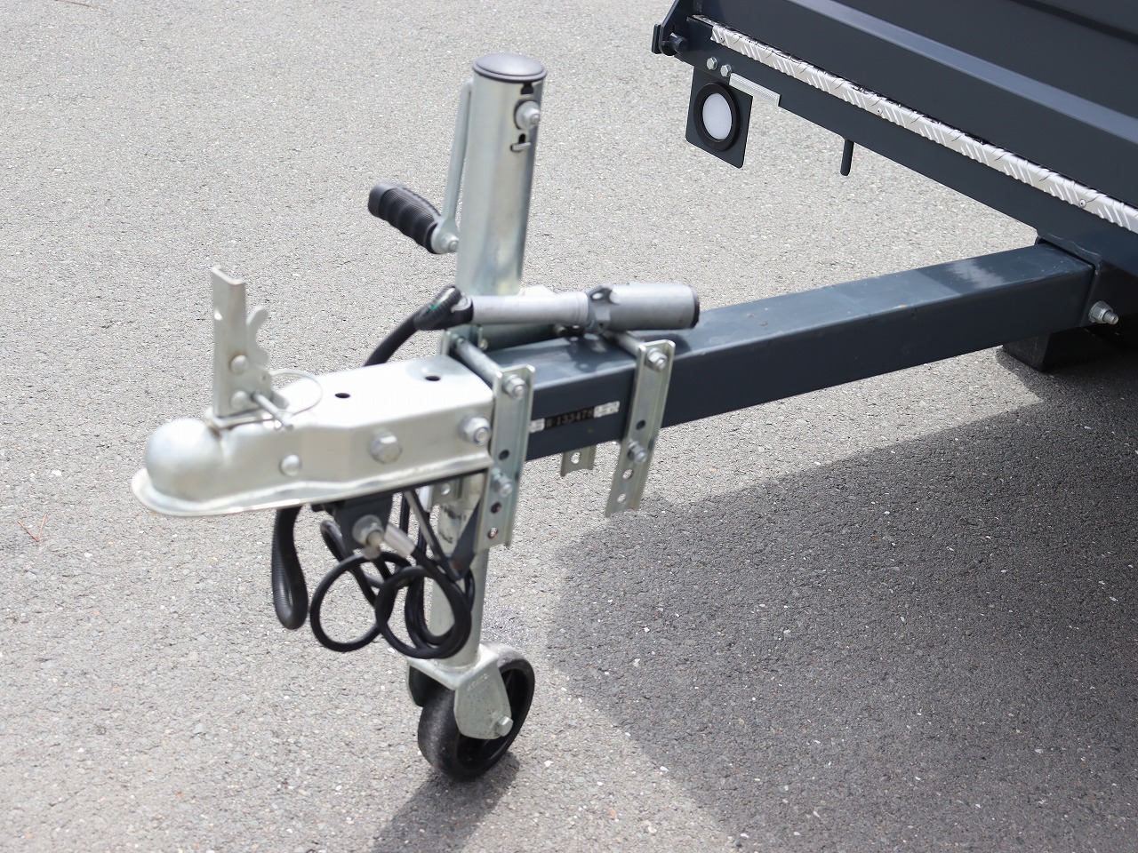 キャンピングカー トレーラー ﾌﾞﾗｽﾄﾄﾚｲﾙ T-33 軽4ﾅﾝﾊﾞｰ