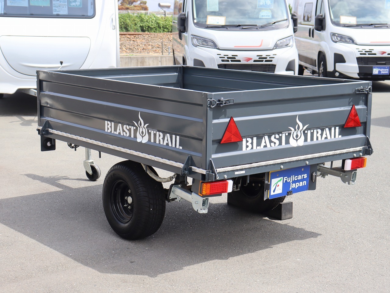 キャンピングカー トレーラー ﾌﾞﾗｽﾄﾄﾚｲﾙ T-33 軽4ﾅﾝﾊﾞｰ