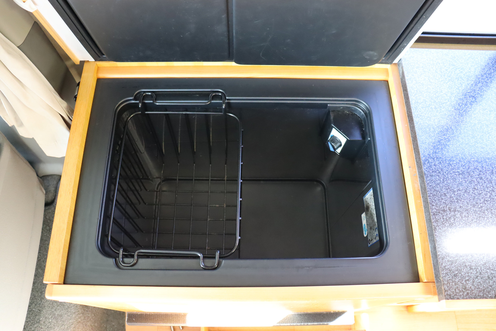 キャンピングカー バンコン ﾊｲｴｰｽ　AtoZ　ｱﾒﾘｱ　ｵｰﾆﾝｸﾞ　鉛1　4WD