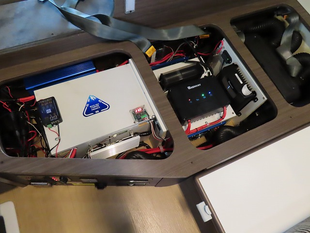 キャンピングカー キャブコン ｶﾑﾛｰﾄﾞ 東和 ｳﾞｫｰﾝR2B　ﾘﾁｳﾑBT