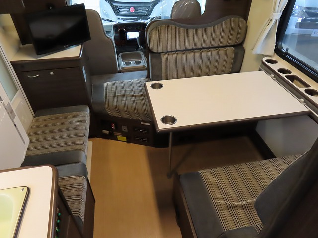 キャンピングカー キャブコン ｶﾑﾛｰﾄﾞ 東和 ｳﾞｫｰﾝR2B　ﾘﾁｳﾑBT