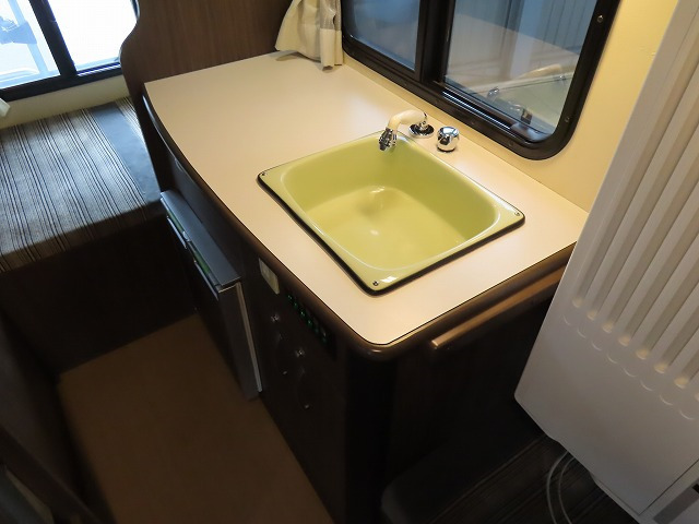 キャンピングカー キャブコン ｶﾑﾛｰﾄﾞ 東和 ｳﾞｫｰﾝR2B　ﾘﾁｳﾑBT