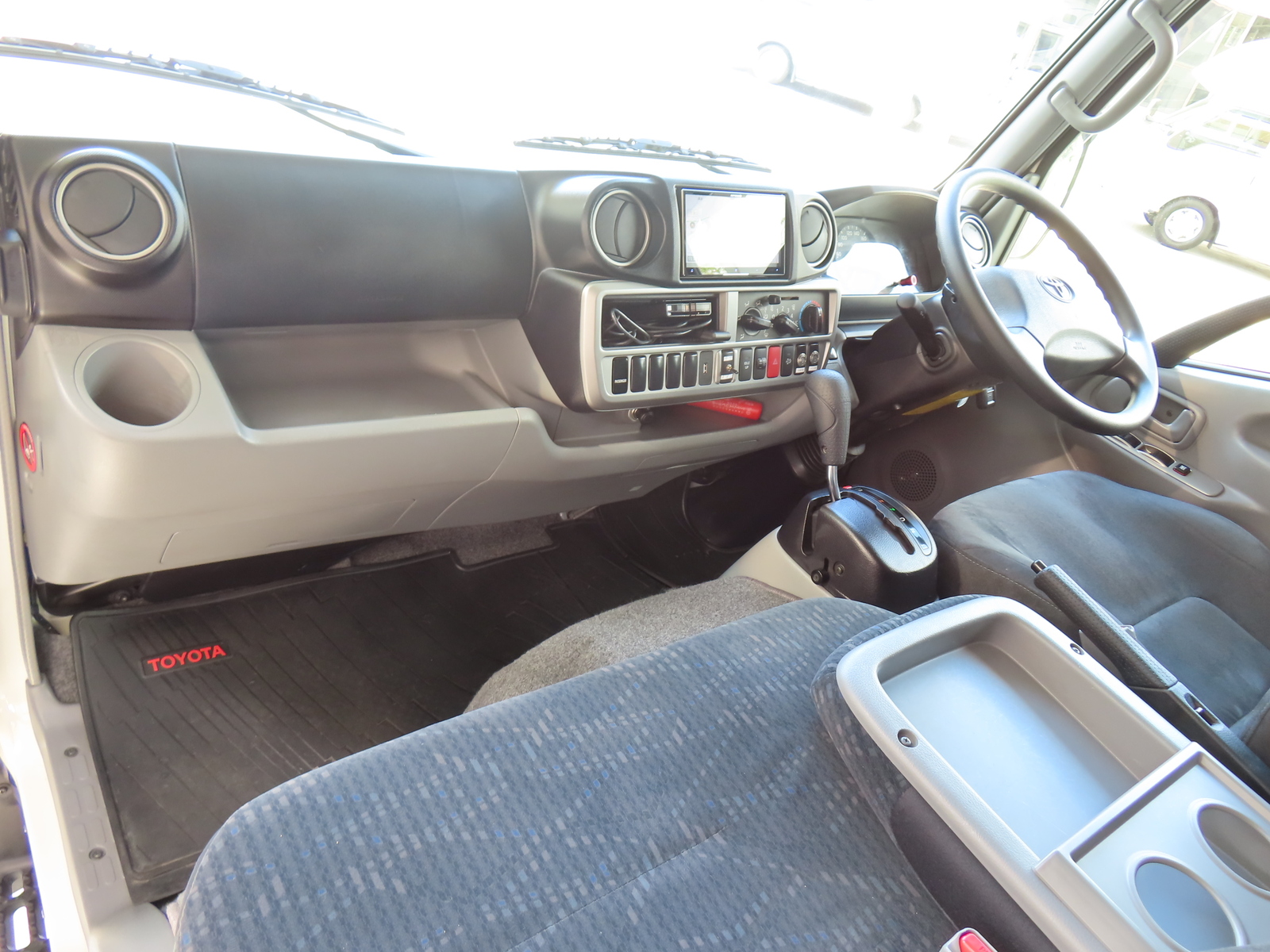 キャンピングカー キャブコン ｶﾑﾛｰﾄﾞﾅｯﾂ ｸﾚｱ5.3Wｴﾎﾞﾘｭｰｼｮﾝ 4WD