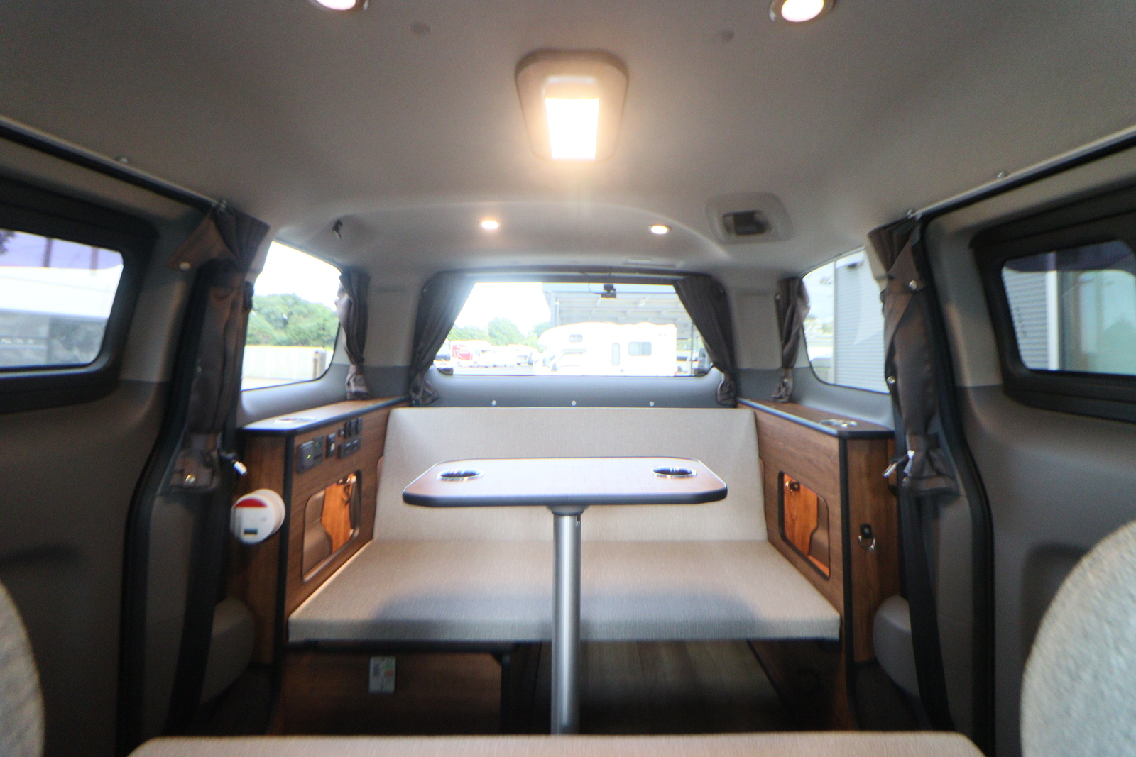 キャンピングカー バンコン NV200ﾊﾞﾈｯﾄ FOCS ﾙｿ