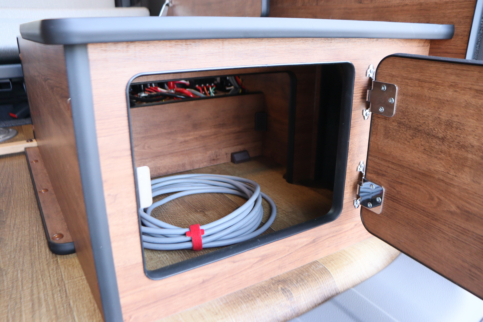 キャンピングカー バンコン NV200ﾊﾞﾈｯﾄ FOCS ﾙｿ