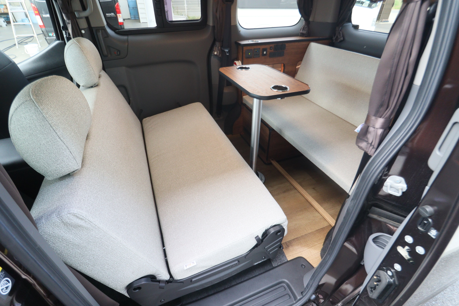 キャンピングカー バンコン NV200ﾊﾞﾈｯﾄ FOCS ﾙｿ