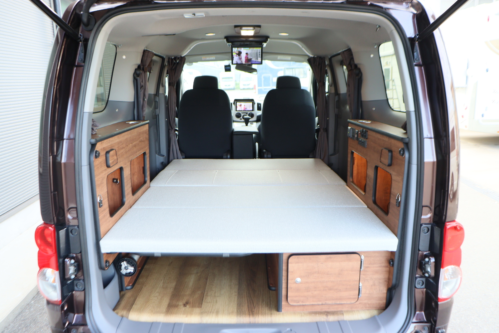 キャンピングカー バンコン NV200ﾊﾞﾈｯﾄ FOCS ﾙｿ