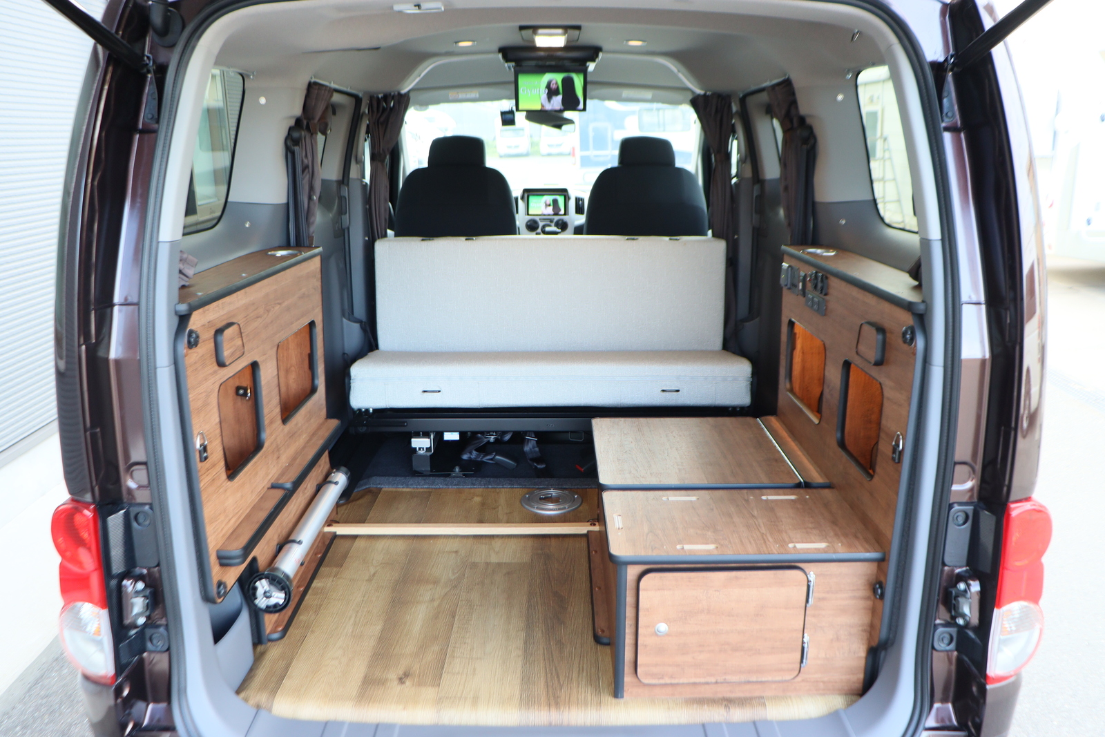 キャンピングカー バンコン NV200ﾊﾞﾈｯﾄ FOCS ﾙｿ