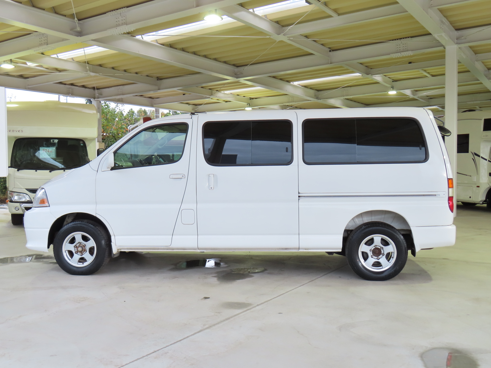 キャンピングカー バンコン ｸﾞﾗﾝﾄﾞﾊｲｴｰｽ RVｺｰｴｲ架装 4WD