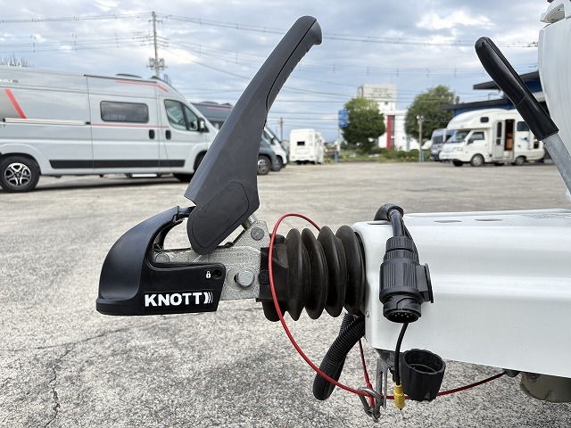 キャンピングカー トレーラー ﾎﾋﾞｰ 515UHLﾃﾞﾗｯｸｽ 家庭用ｴｱｺﾝ FF暖房