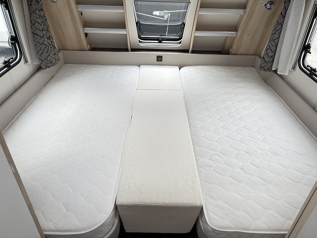 キャンピングカー トレーラー ﾎﾋﾞｰ 515UHLﾃﾞﾗｯｸｽ 家庭用ｴｱｺﾝ FF暖房