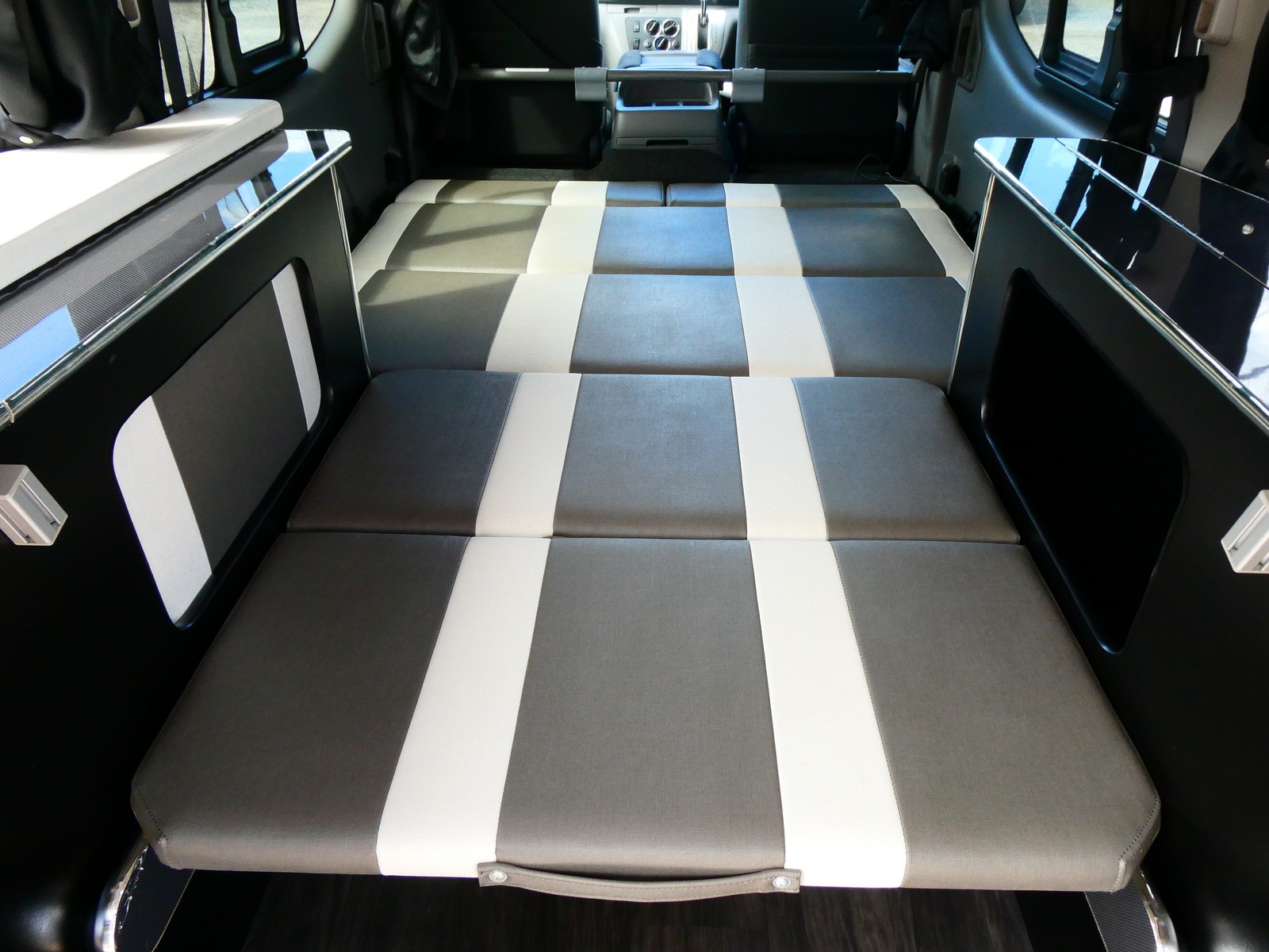 キャンピングカー バンコン ﾊﾞﾝﾃｯｸ新潟　ﾊﾞﾝﾚﾎﾞ　VR470　FFﾋｰﾀｰ