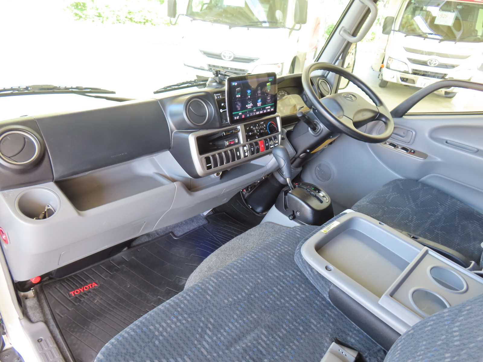 キャンピングカー キャブコン ｶﾑﾛｰﾄﾞﾅｯﾂ ｸﾚｱ5.3Xｴﾎﾞﾘｭｰｼｮﾝ 4WD