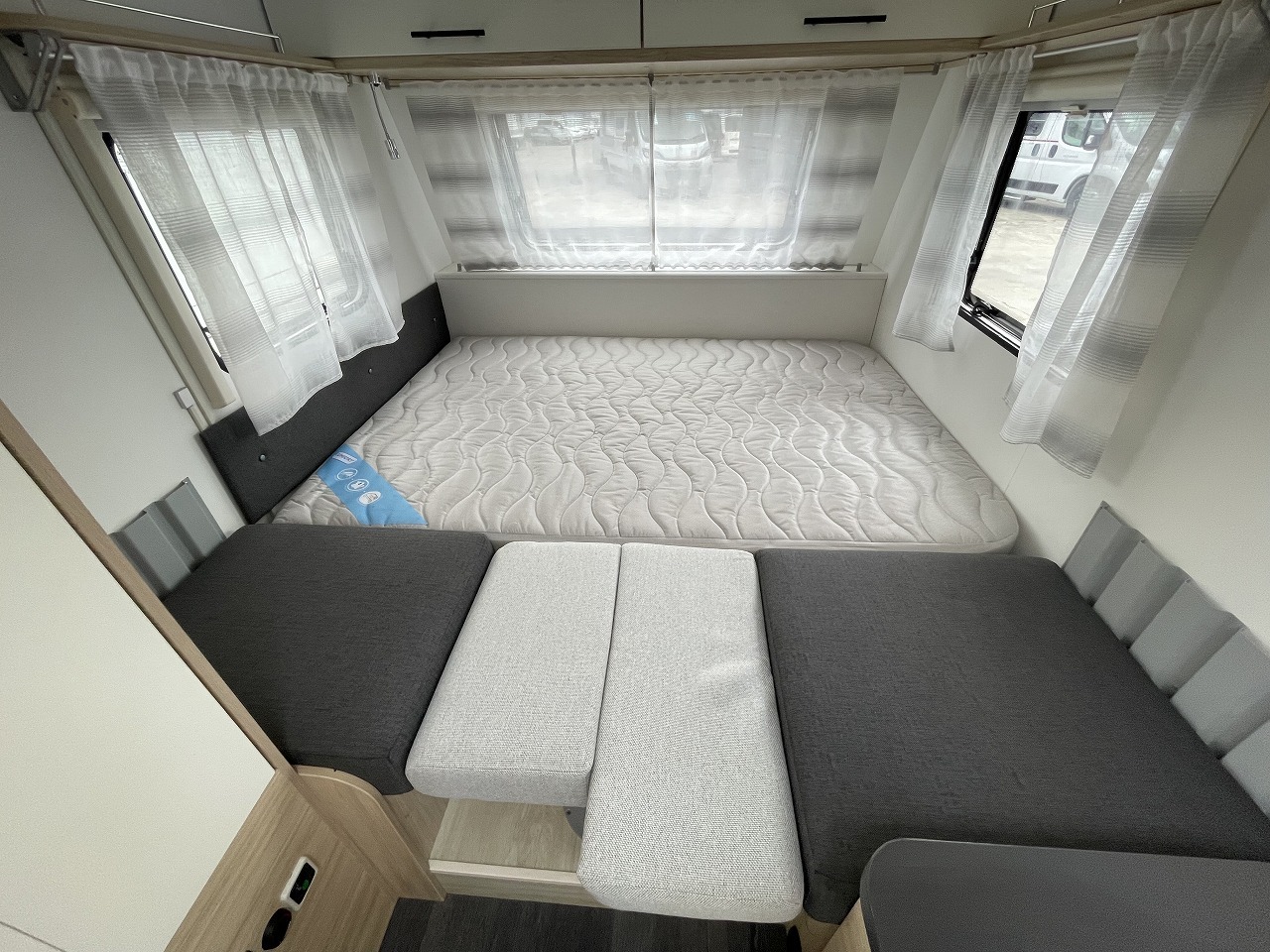 キャンピングカー トレーラー ﾄﾘｶﾞﾉ ｱﾙﾊﾞ350VIPﾊｲﾌﾞﾘｯﾄﾞ