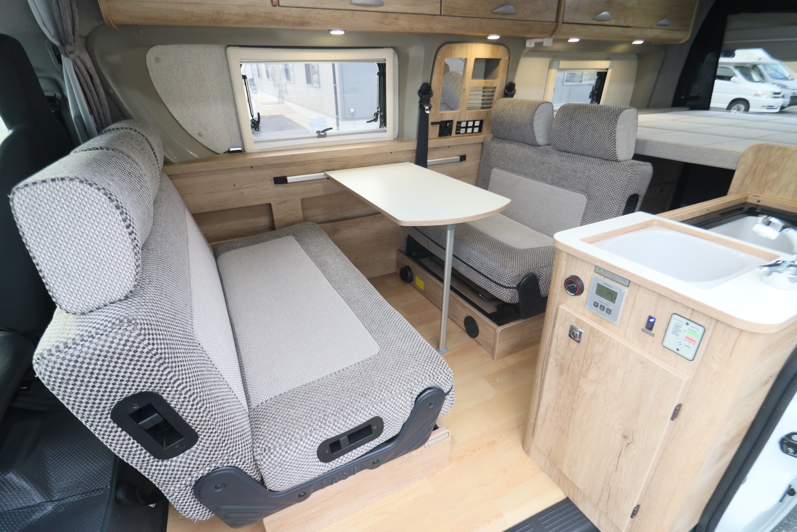 キャンピングカー バンコン ﾊｲｴｰｽ ﾅｯﾂRV ﾘｰｸⅡ　FFﾋｰﾀｰ　ｿｰﾗｰ