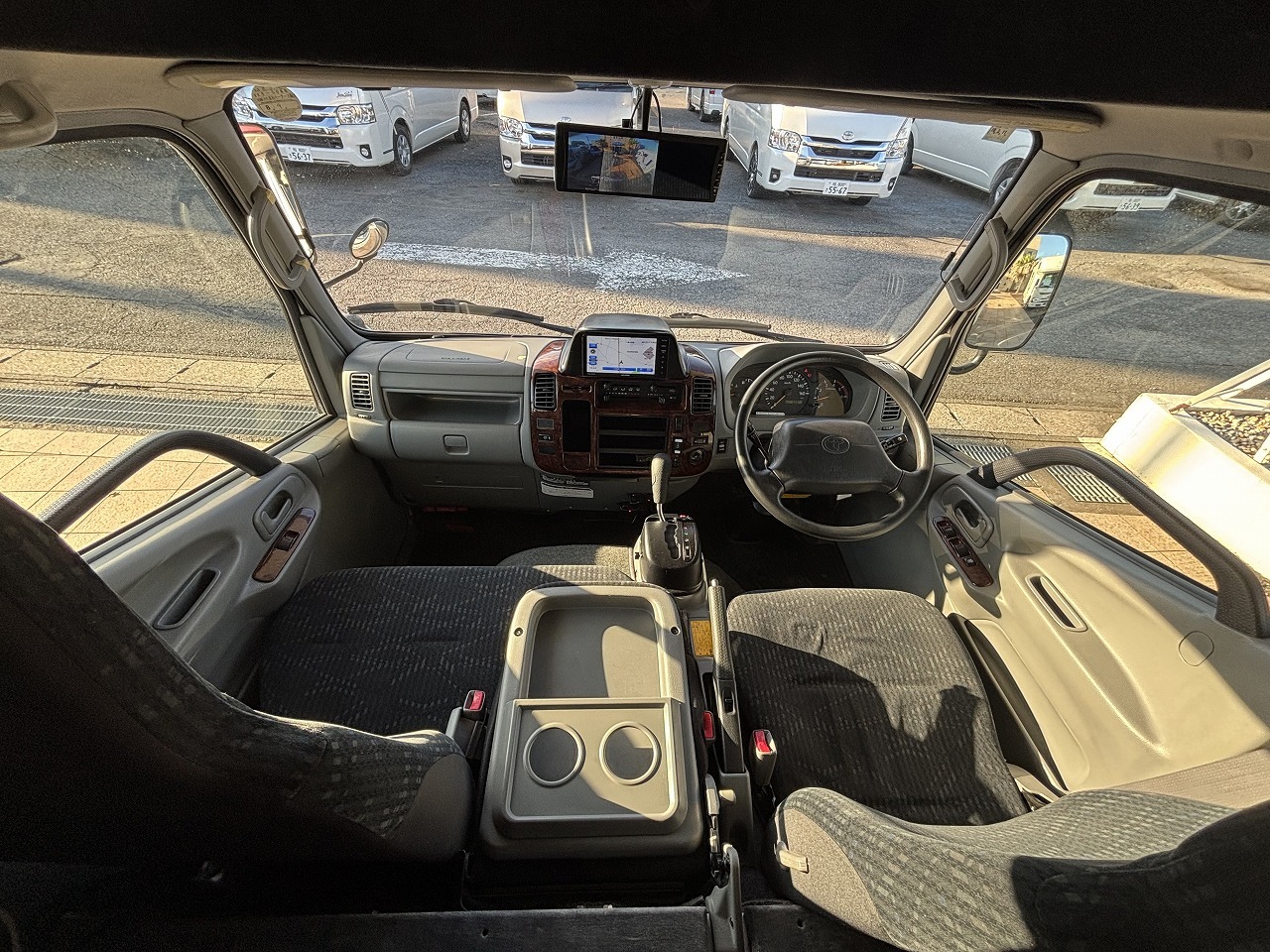 キャンピングカー キャブコン 東和ﾓｰﾀｰｽ　ｳﾞｫｰﾝ　ｽﾞｨｰﾍﾞﾝ　R2B　4WD