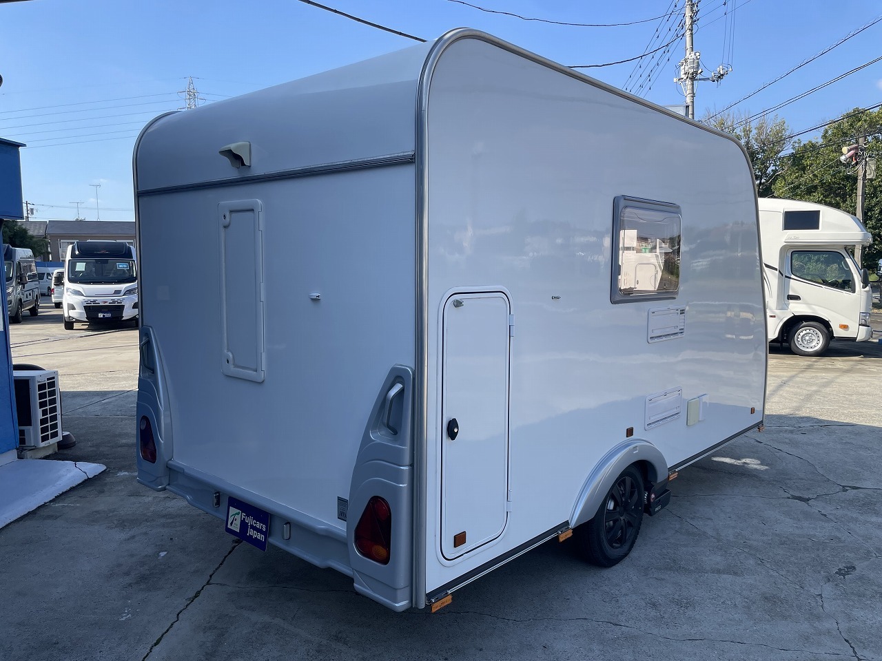 キャンピングカー トレーラー ｴｰｽｷｬﾗﾊﾞﾝ ｴｰｽ330DL　牽引免許不要