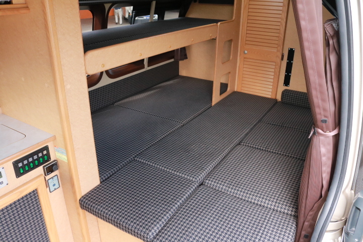 キャンピングカー バンコン ﾊｲｴｰｽ OMC 銀河 4WD　12Vｸｰﾗｰ　FF