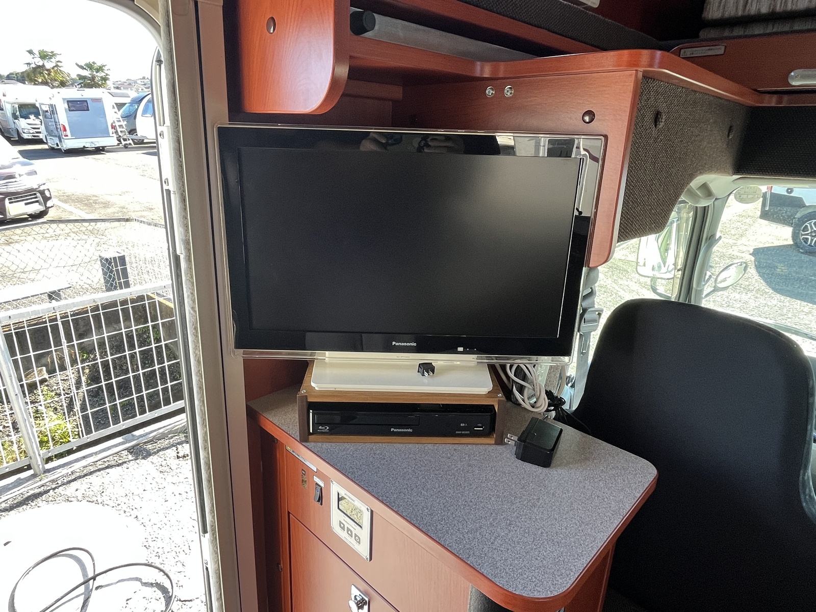 キャンピングカー キャブコン ﾅｯﾂRV ｸﾚｿﾝﾎﾞﾔｰｼﾞｭW FFﾋｰﾀｰ