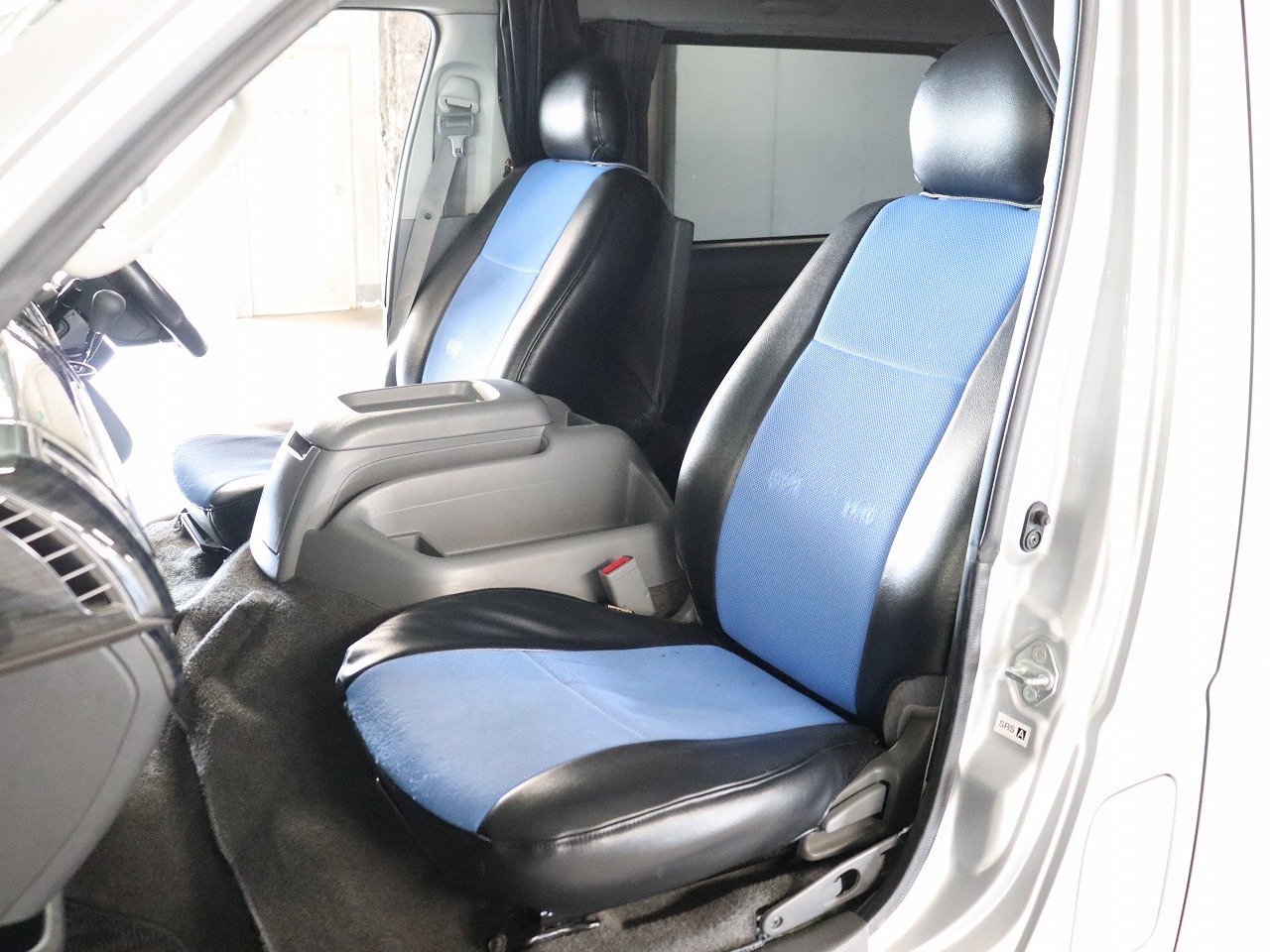 キャンピングカー バンコン ﾚｼﾞｱｽｴｰｽ　ﾍﾞｯﾄﾞｷｯﾄ　4WD　FFﾋｰﾀｰ