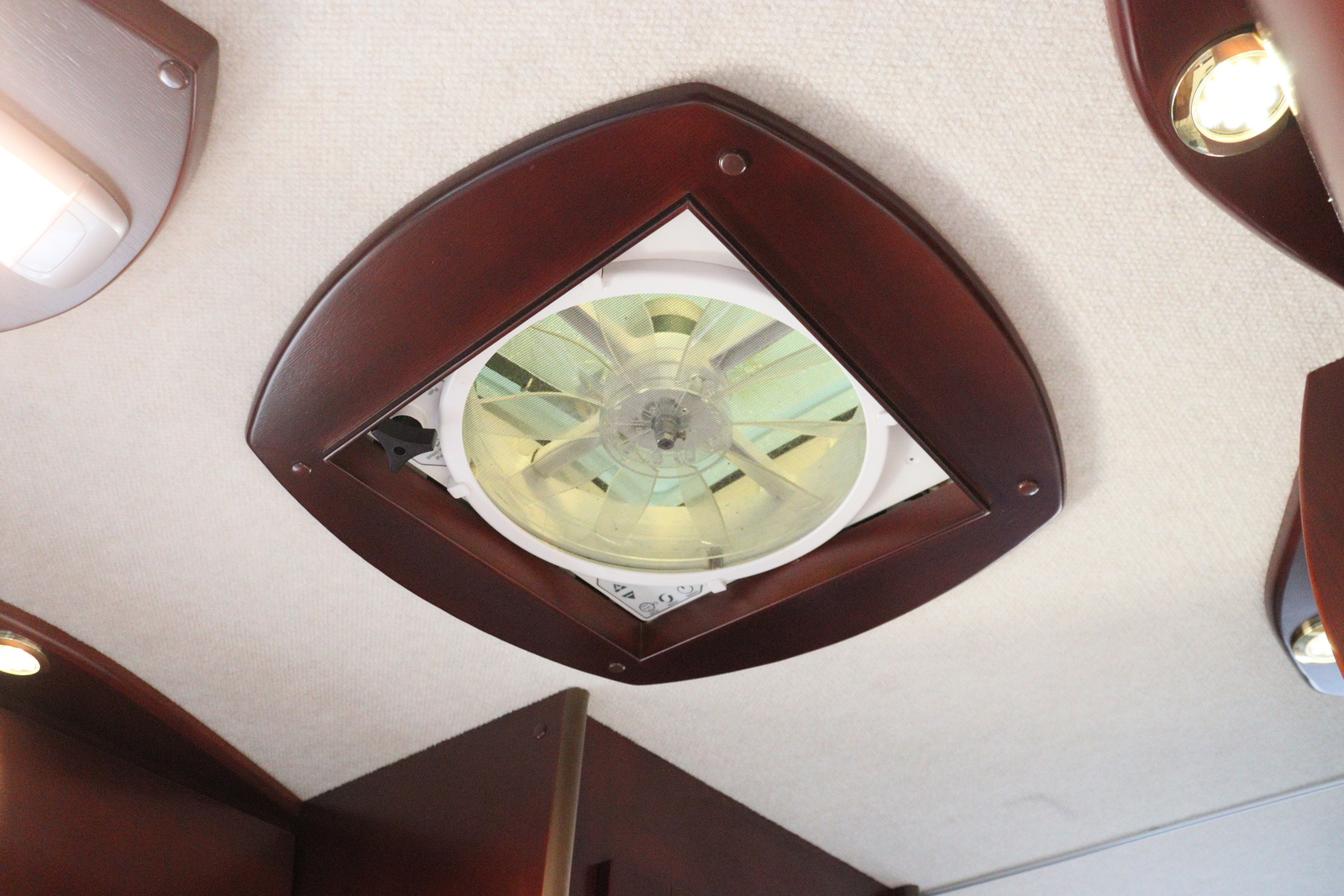 キャンピングカー キャブコン ｶﾑﾛｰﾄﾞ ﾅｯﾂRV ﾐﾗｰｼﾞｭﾀｲﾌﾟX