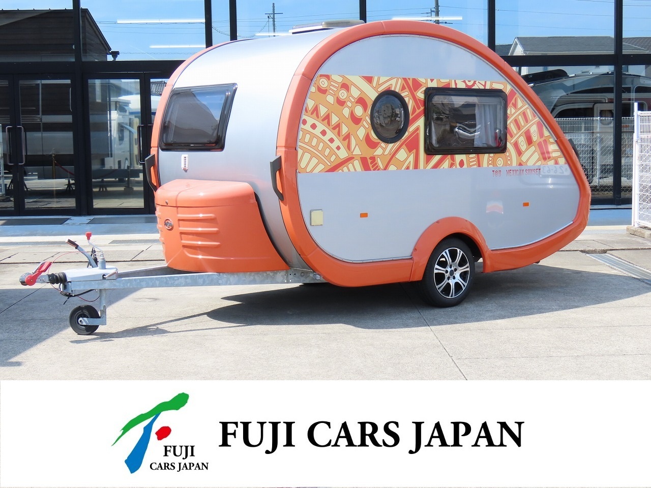 キャンピングカー トレーラー タバート320RS　スモールエッグ