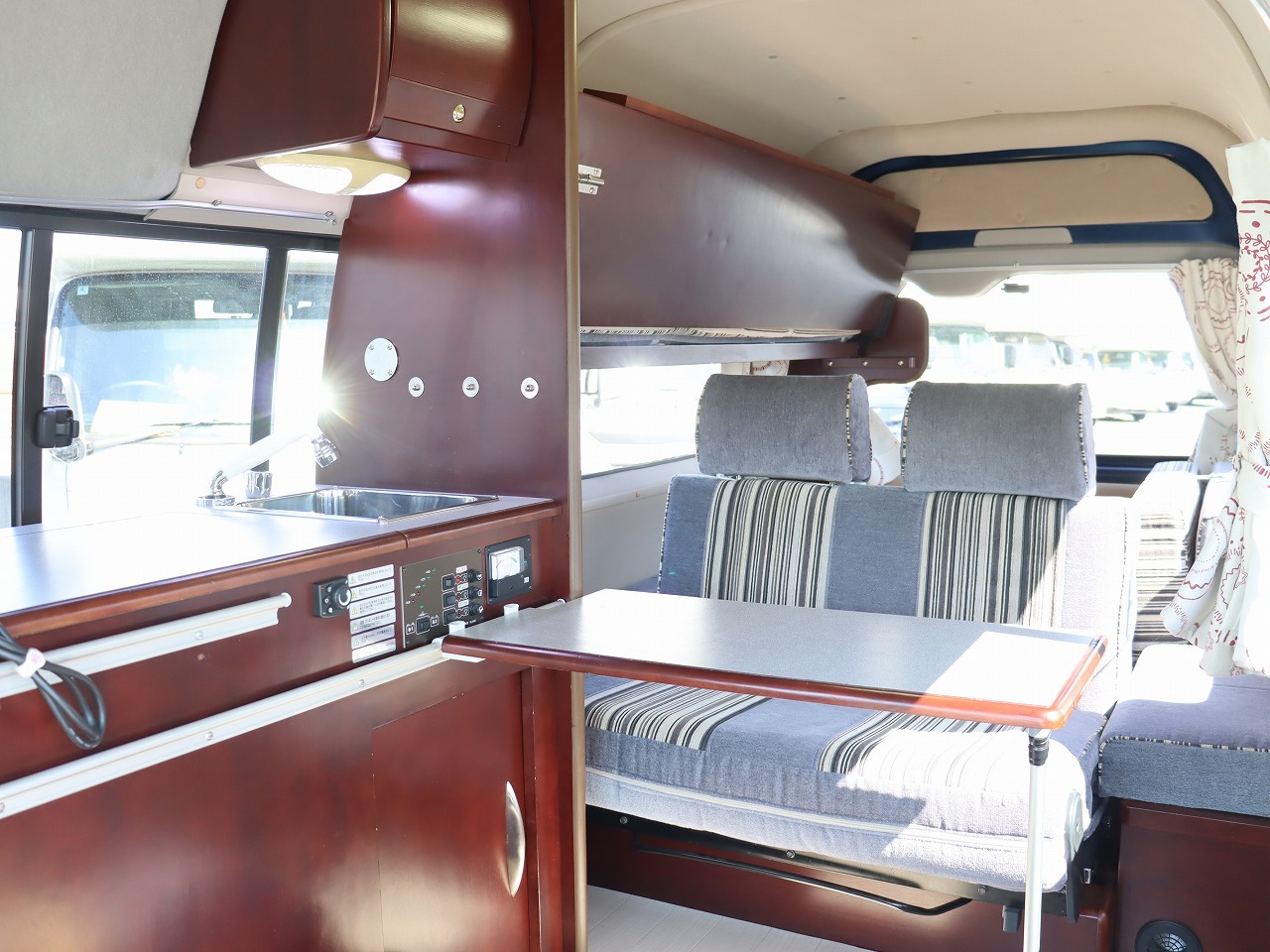 キャンピングカー バンコン ﾊｲｴｰｽ ﾅｯﾂRV ﾗﾃﾞｨｯｼｭｺﾝﾎﾟ FFﾋｰﾀｰ