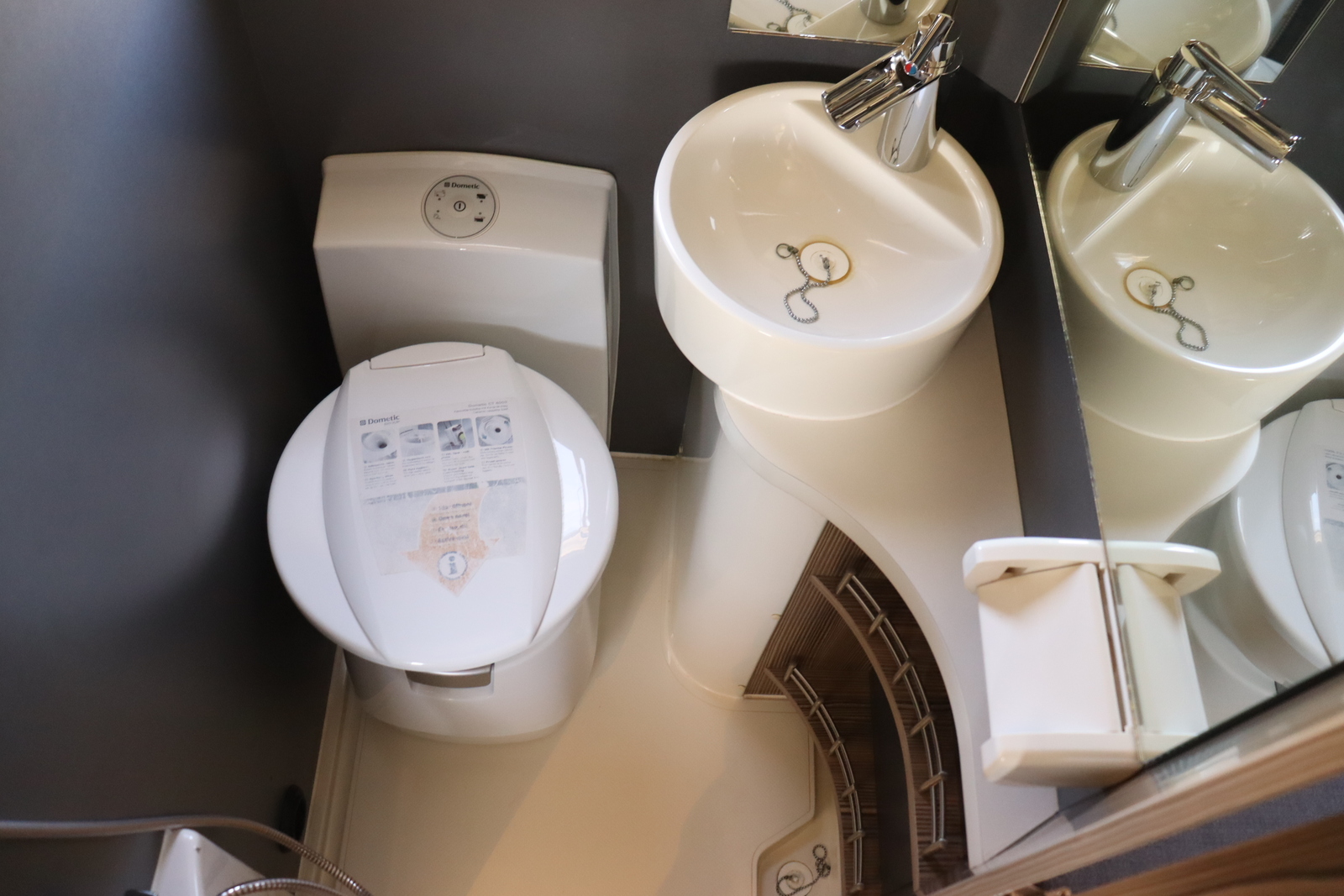 キャンピングカー キャブコン ｶﾑﾛｰﾄﾞ ﾊﾞﾝﾃｯｸｼﾞﾙ520 家庭用ｴｱｺﾝ4WD