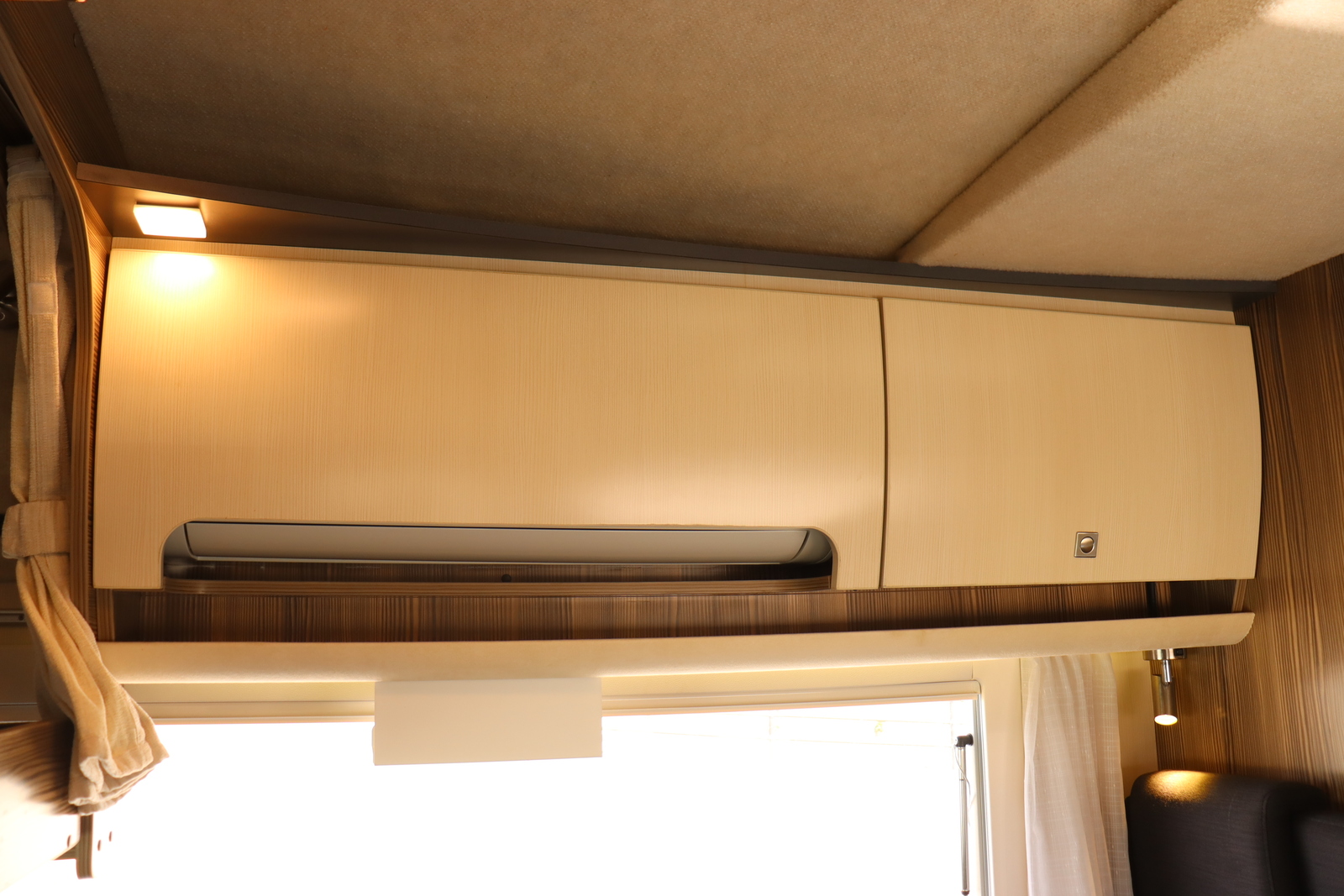 キャンピングカー キャブコン ｶﾑﾛｰﾄﾞ ﾊﾞﾝﾃｯｸｼﾞﾙ520 家庭用ｴｱｺﾝ4WD