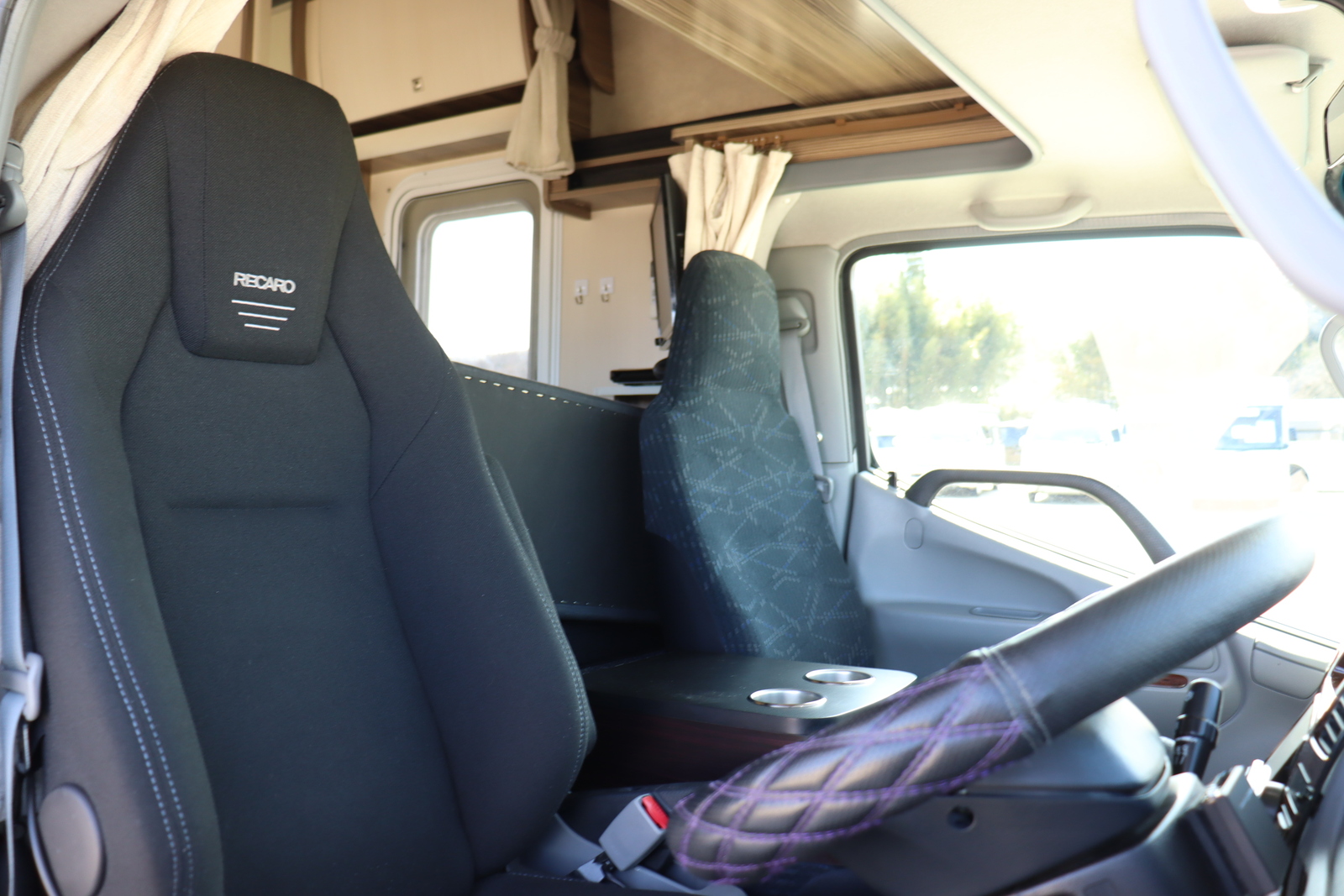 キャンピングカー キャブコン ｶﾑﾛｰﾄﾞ ﾊﾞﾝﾃｯｸｼﾞﾙ520 家庭用ｴｱｺﾝ4WD