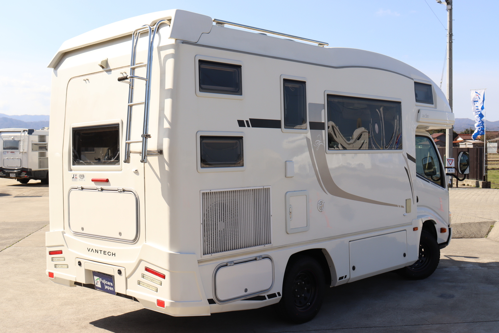 キャンピングカー キャブコン ｶﾑﾛｰﾄﾞ ﾊﾞﾝﾃｯｸｼﾞﾙ520 家庭用ｴｱｺﾝ4WD