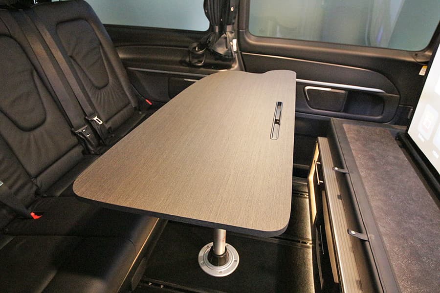 VALIS(ヴァリス) フジカーズジャパン×メルセデス・ベンツ